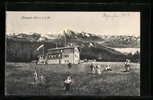AK Neureuthaus, Berghütte vor Gipfelpanorama