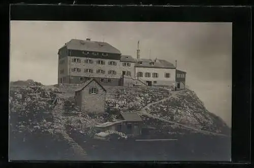 AK Watzmannhaus, Rückansicht der Berghütte