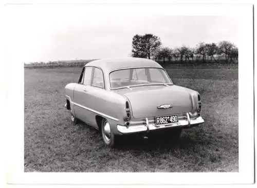 Fotografie Otto Hausmann, Passau, Auto Ford G13 Taunus 12M Weltkugel, Kennzeichen R862-490