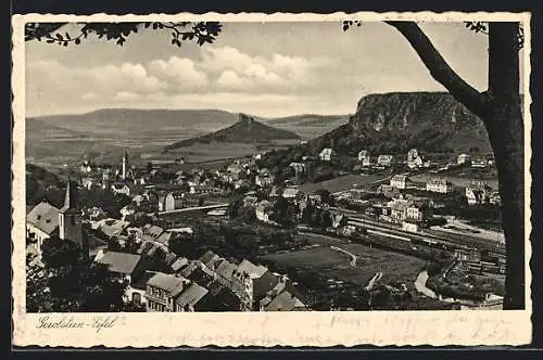 AK Gerolstein /Eifel, Ortsansicht mit Bahnhof und Fernblick