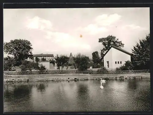 AK Lütjenwestedt, Ortspartie mit Teich