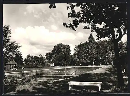 AK Dellstedt über Heide, Blick zum Freibad