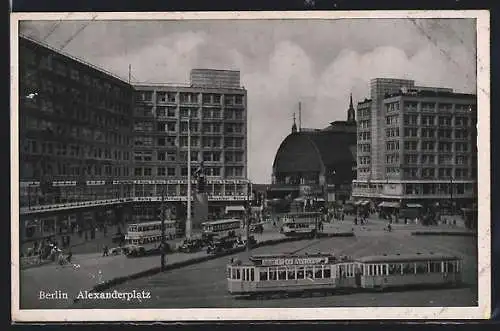 AK Berlin, Alexanderplatz, Strassenbahn und Busse