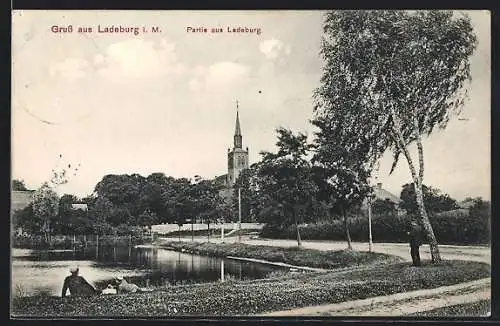 AK Ladeburg / Bernau, Strassenpartie mit Blick zur Kirche