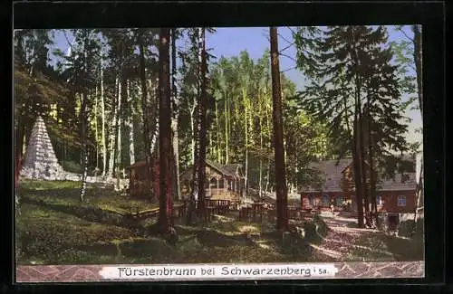 AK Fürstenbrunn, Hütten und Denkmal im Wald