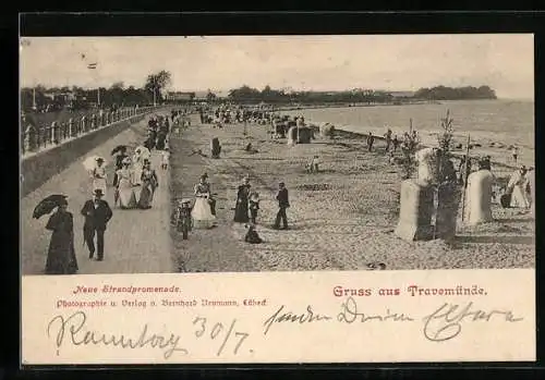 AK Travemünde, Passanten auf der Neuen Strandpromenade