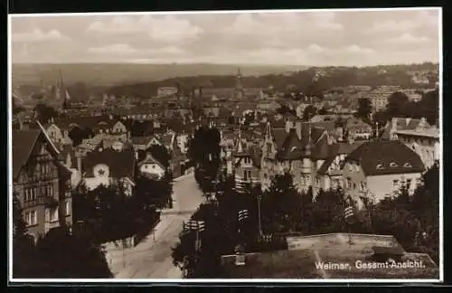 AK Weimar / Thür., Gesamtansicht mit Strassenpartie