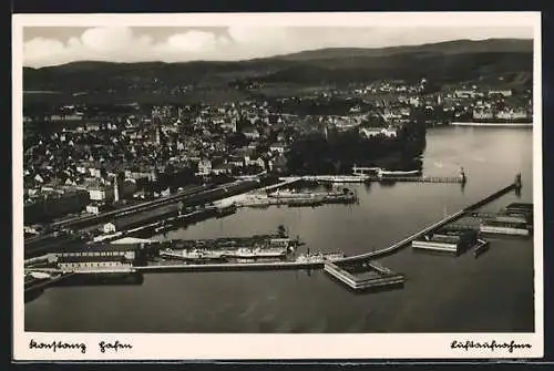 AK Konstanz a. B., Fliegeraufnahme der Stadt m. Hafen