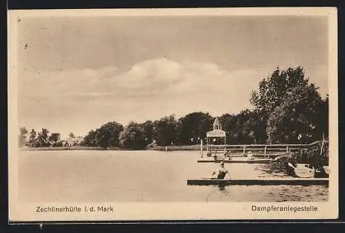 AK Zechlinerhütte i. d. Mark, Dampferanlegestelle v. Strandhotel, Dame im Badeanzug