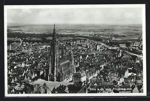 AK Ulm a. D., Fliegeraufnahme d. Stadt mit Kirche