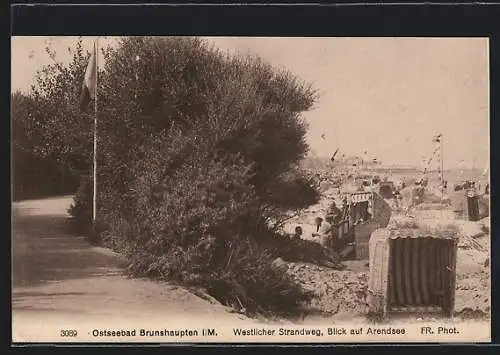 AK Brunshaupten i. M., Ostseebad, Westlicher Strandweg mit Blick auf Arendsee
