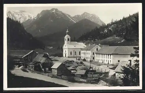 AK Wegscheid, Teilansicht mit Kirche gegen die Berge