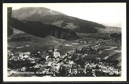 AK Aflenz /Steiermark, Fliegeraufnahme der Ortschaft mit Berg