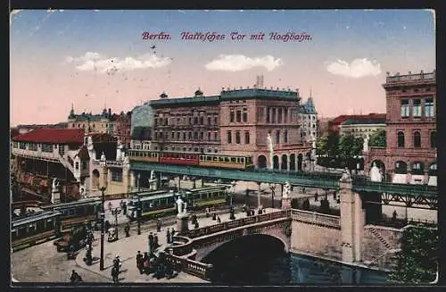 AK Berlin-Kreuzberg, Strassenbahnen in Fahrt am Halleschen Tor, Hochbahn