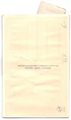 Leporello-AK Strasbourg, Frau liest Zeitung, Rue du Bain-aux-Plantes, Place de la Cathedrale, Palais du Rhin