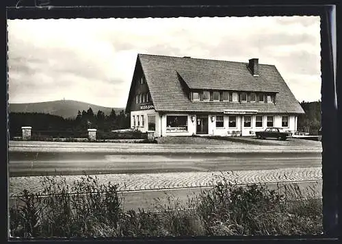 AK Torfhaus /Harz, Hotel Berghof W. Hildebrandt mit Strasse