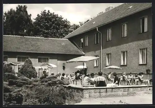 AK Diensdorf /Kr. Beeskow, FDGB-Ferienheim Franz Kirsch, Terrasse