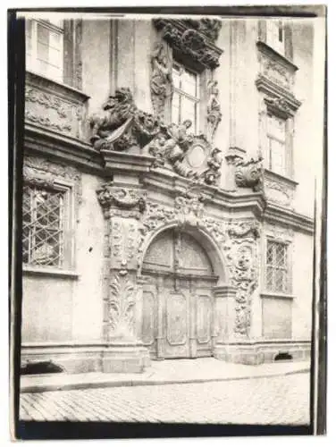 Fotografie W. Apel, Berlin, Ansicht Bamberg, Prellsche Haus, Portal mit pompösen Stuck-Verzierungen