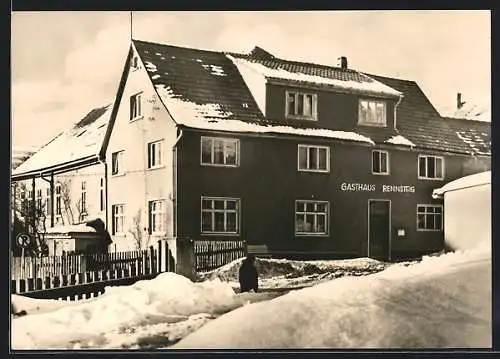 AK Rotterode /Thür., Gasthaus zum Rennsteig, Aussenansicht im Winter