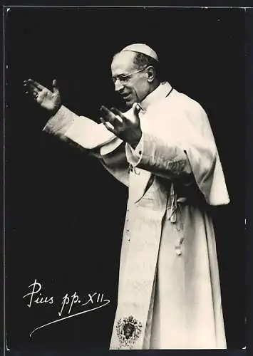 AK Papst Pius XII. mit segnender Geste