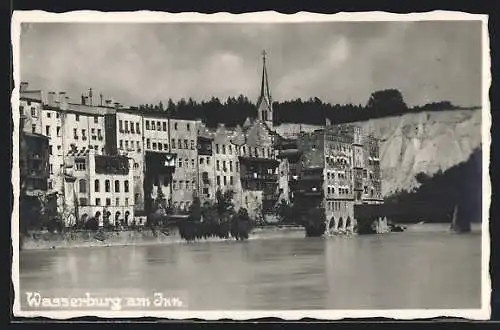 AK Wasserburg am Inn, Flusspartie mit Blick auf die Stadt