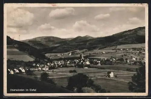 AK Oberwinden im Elztal, Ortsansicht in einer Berglandschaft