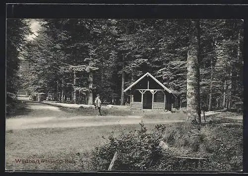 AK Bad Wildbad, Wanderer an der Wasserfall-Hütte