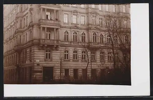 Foto-AK Wien, Haus am Loquai-Platz