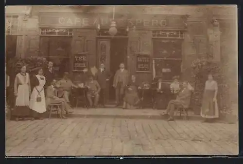 Foto-AK Wien, Café Auersperg, Auerspergstrasse 19, Gäste & Personal um 1905