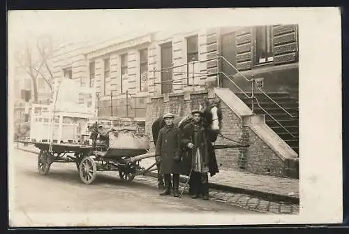 Foto-AK Wien, Pferdefuhrwerk mit Möbeln vor der Magdalenstrasse 22