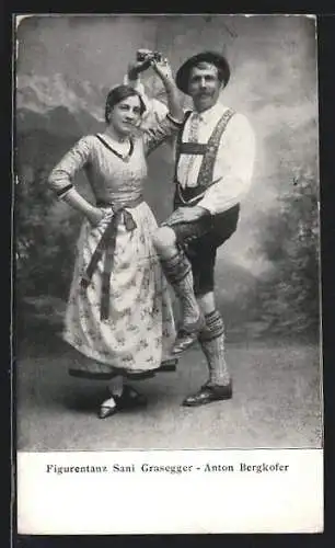 AK Sani Grasegger und Anton Bergkofer beim Figurentanz, Volkstanz