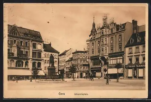 AK Gera, Johannisplatz mit Laden von Theodor Falkenstein und Passanten