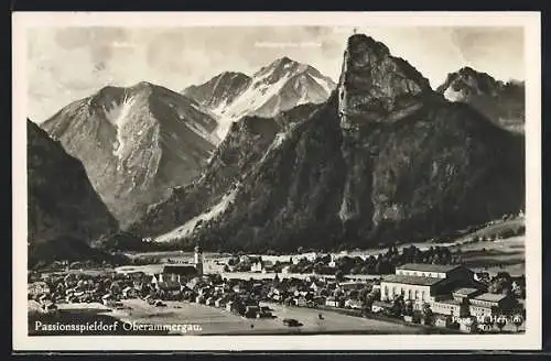 AK Oberammergau, Panoramablick auf das Passionsspieldorf, Blick auf Kofel und Notkaar