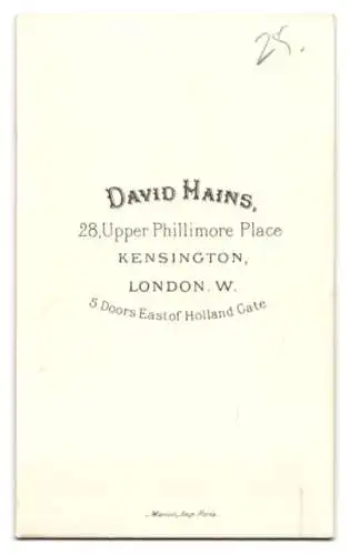 Fotografie David Hains, London, 28 Upper Phillimore Place, Englischer Junger Herr im Anzug