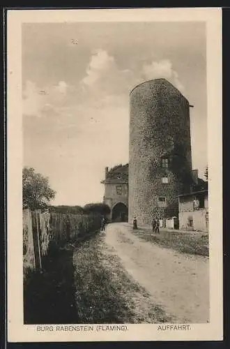 AK Raben / Fläming, Auffahrt zur Burg Rabenstein