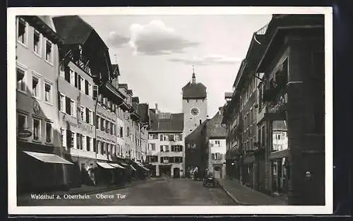 AK Waldshut a. Oberrhein, Strassenpartie am Oberen Tor