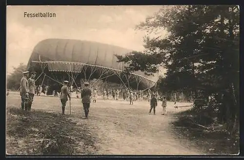 AK Deutscher Fesselballon mit Soldaten