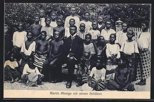 AK Martin Mbange mit seinen Schülern