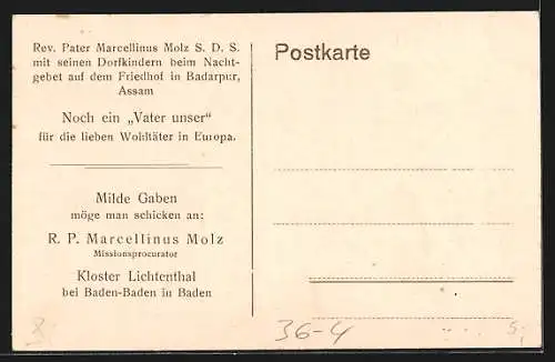 AK Badarpur-Assam, Rev. Pater Marcellinus Molz S. D. S. mit seinen Dorfkindern beim Nachtgebet auf dem Friedhof