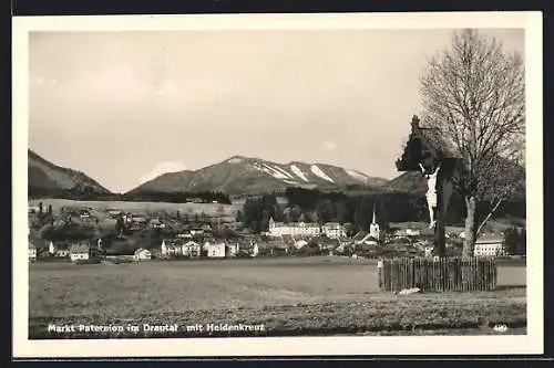AK Paternion im Drautal, Heldenkreuz mit Blick auf die Ortschaft