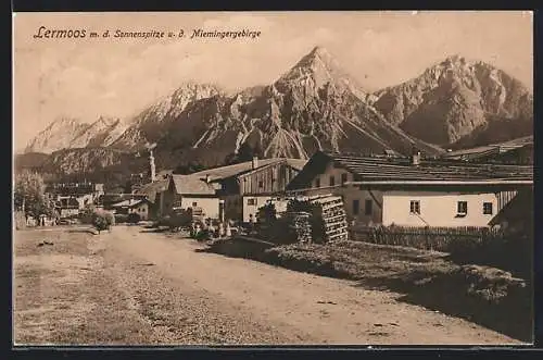 AK Lermoos, Ortspartie mit Blick auf die Sonnenspitze und das Miemingergebirge