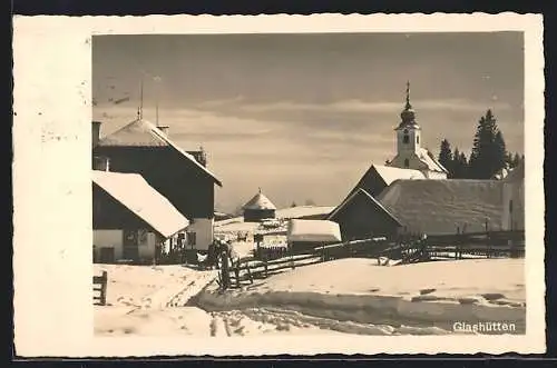 AK Bad Schwanberg, Glashütten mit Kirche im tiefen Schnee