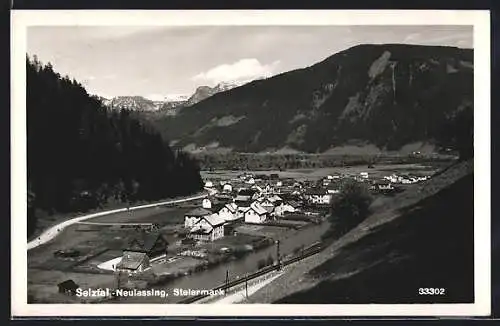AK Selztal-Neulassing /Steiermark, Ortsansicht im Tal gegen die Berge
