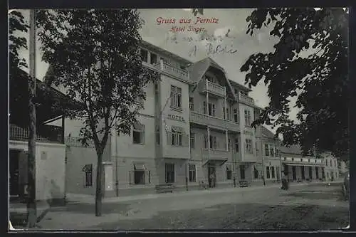 AK Pernitz, Hotel Singer mit Strassenpartie