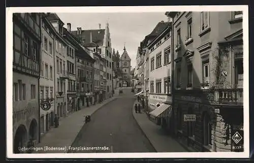 AK Überlingen / Bodensee, Franziskanerstrasse mit Münster-Apotheke und Kaffee-Geschäft Kaiser`s