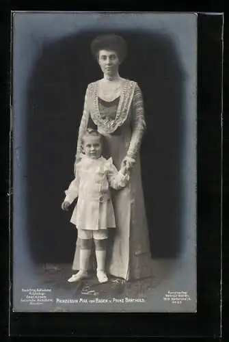 AK Prinzessin Max von Baden mit Prinz Berthold portraitiert