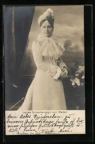 AK Grossherzogin Luise von Baden, stehend im weissen Kleid mit Hut