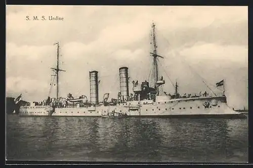 AK Kriegsschiff SMS Undine in Küstennähe