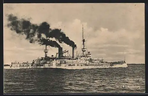 AK S. M. S. Mecklenburg in voller Fahrt