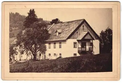Fotografie Alois Beere, Klagenfurt, unbekannter Ort, Wohnhaus in idyllischer Lage